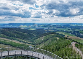 Spacer w obłokach